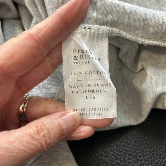 Frank and Eileen Tee Lab Grey Long Sleeve Crewneck Basic Classic Sz M NEW - Picture 9 of 12